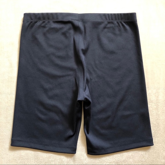 Theory + Biker shorts - Picture 2 of 5